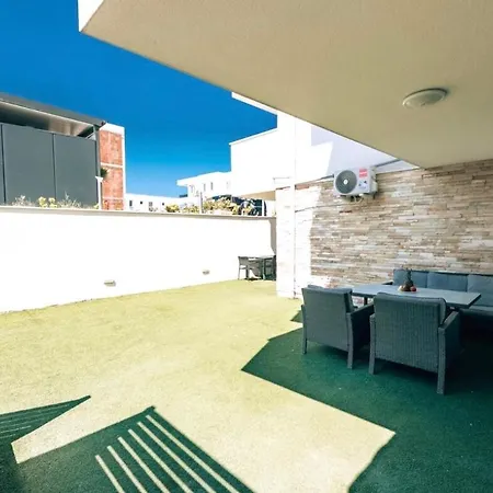 Vip Deluxe Apartment Arian Novalja Exterior photo
