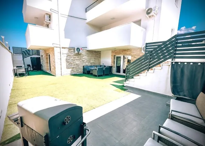 Vip Deluxe Apartment Arian