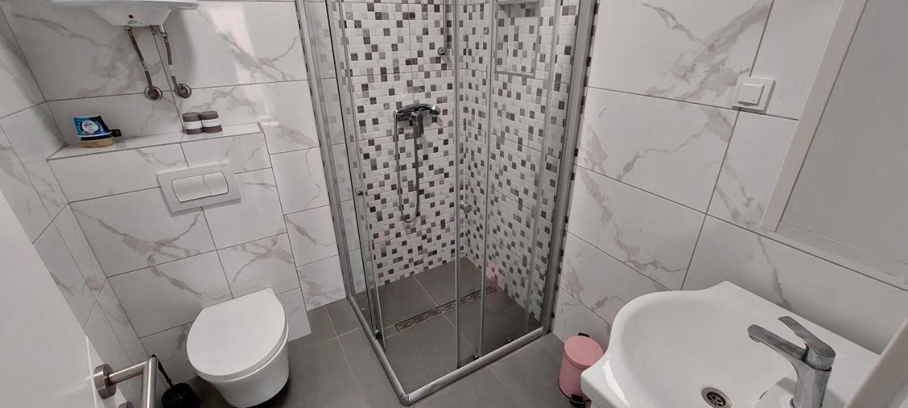Vip Deluxe Arian Apartment
